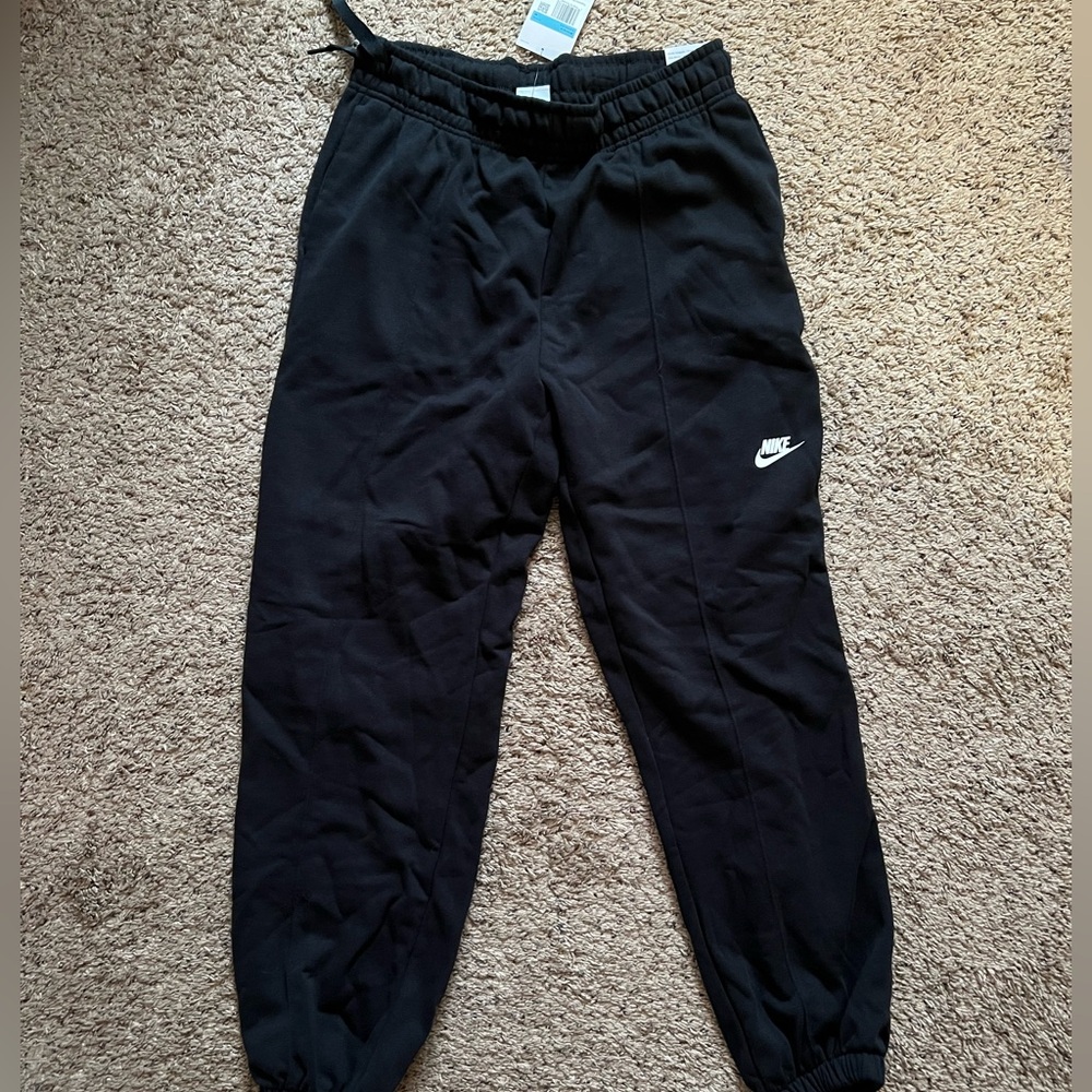 Nike Women's loose fit sweatpants BNWT